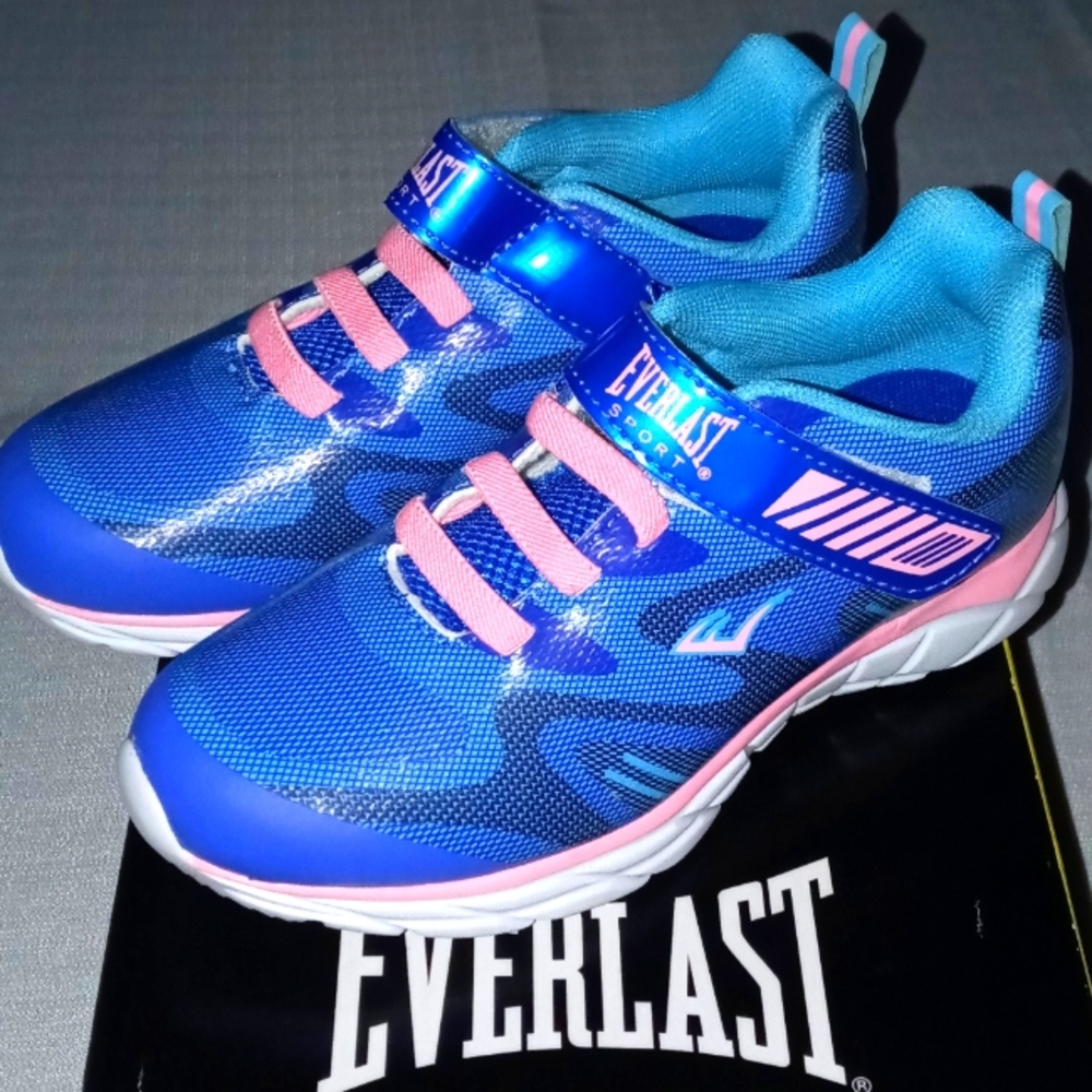 Girls sneakers